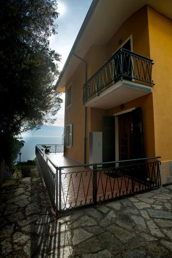 080 - La Villa Storica Il Vigneto 45B, Terrazza Sul Mare - Parcheggio Privato Gratis Moneglia Eksteriør bilde
